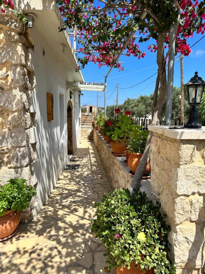 Bio Garden Stonehouse Villa Gonia Bagian luar foto